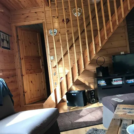 Chalet Arran- Mainiot Majat شاليه ساريسيلكا